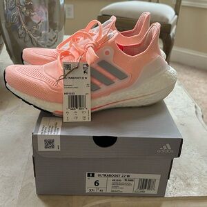 Women’s Brand New Pink Ultraboost 22